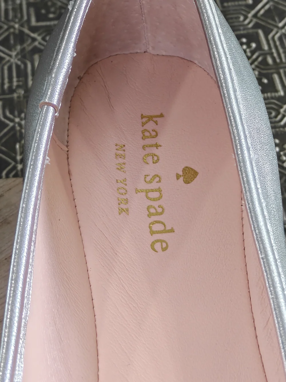 🐢 Kate Spade New York Willa ballet flats in silver metallic leather Size 9